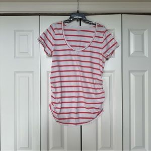 XL Old Navy Maternity Scoop Neck T-Shirt